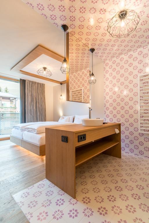 Hotel Tofana San Cassiano  Eksteriør bilde