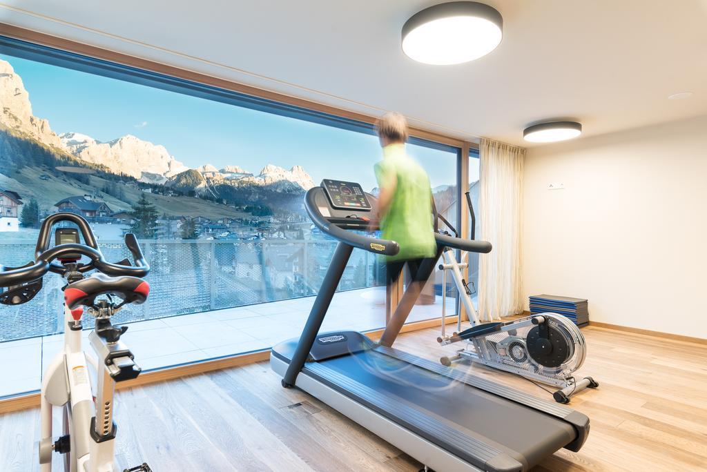 Hotel Tofana San Cassiano  Eksteriør bilde